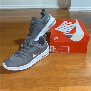 Nike Men Air Max Axis